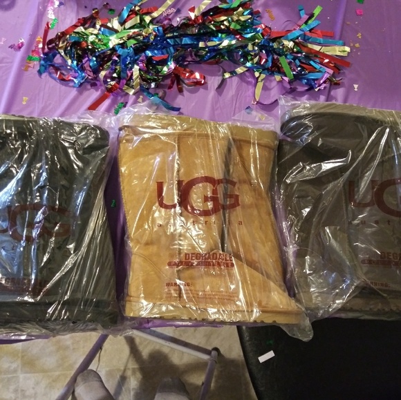 UGG BOOTS ( TALL ) ***BRAND-NEW***😍😍😍🔥🔥 - Picture 8 of 8